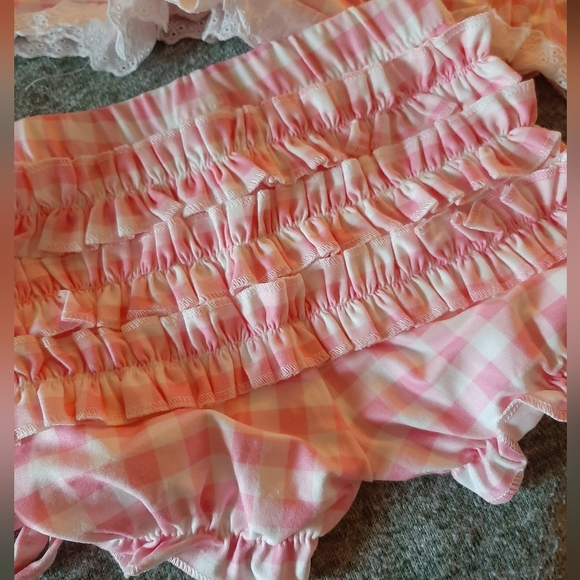 Sugar Bee Boutique 18mth  Pajama Set with Nutcracker Design - Ruffles & Gingham! - Picture 6 of 6